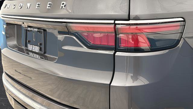 Used 2023 Jeep Wagoneer 4WD w/ HD Trailer Tow Package image 36