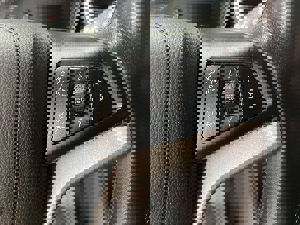 Used 2020 Chevrolet Trax LT w/ LT Convenience Package image 12