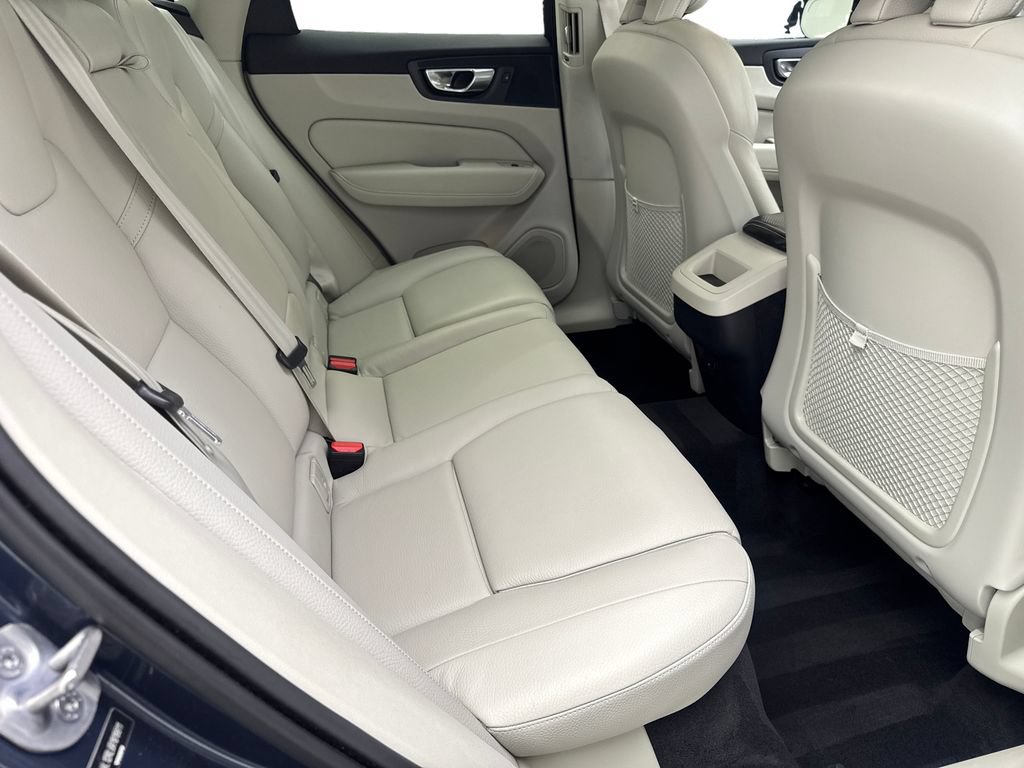 Used 2024 Volvo XC60 B5 Plus w/ Protection Package Premier AWD/4WD image 40