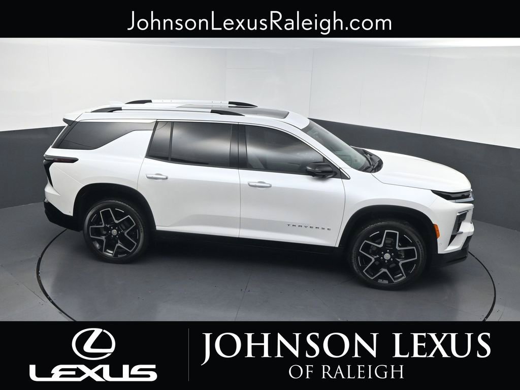 Used 2025 Chevrolet Traverse High Country FWD image 28