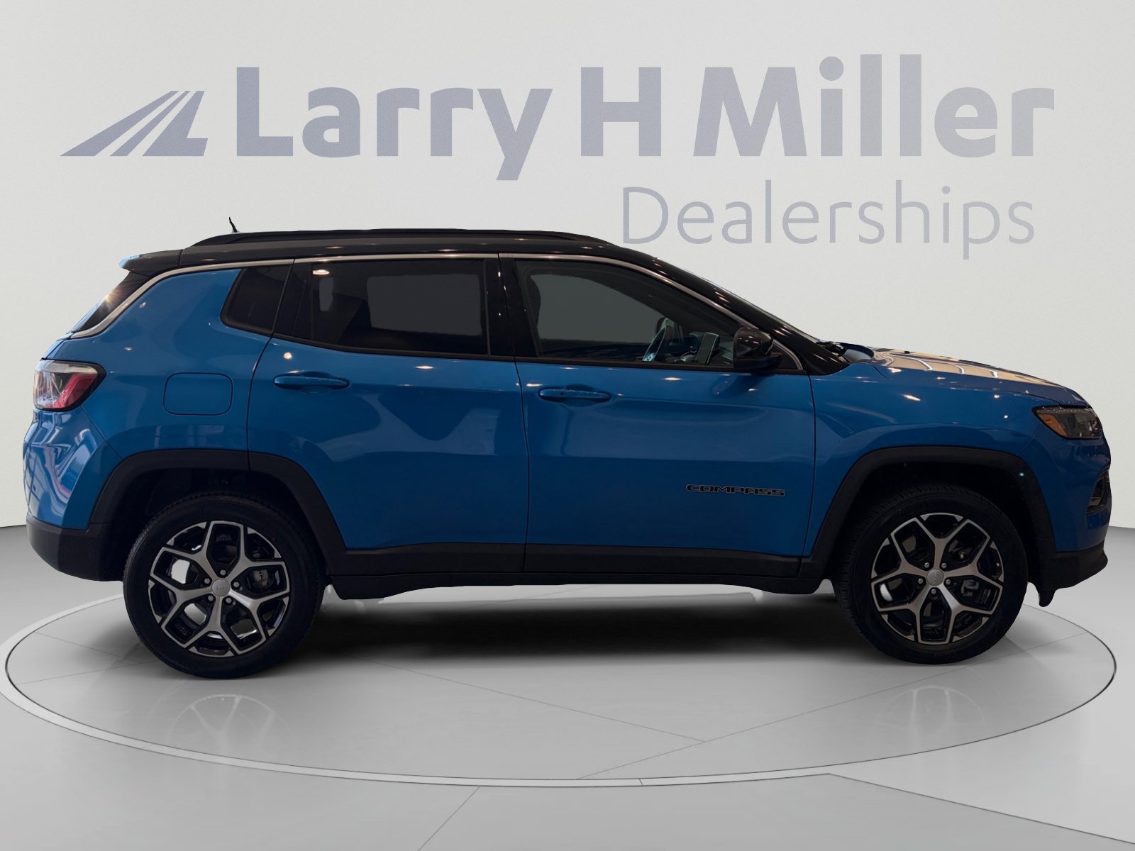 Used 2024 Jeep Compass Limited AWD/4WD image 6