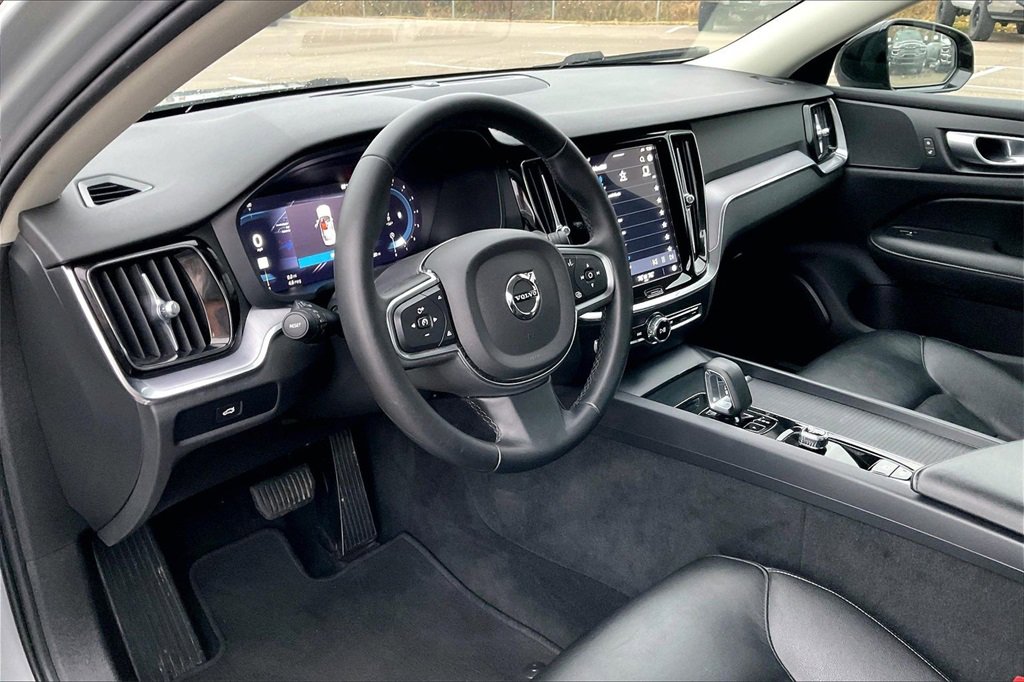 Used 2024 Volvo S60 B5 Core image 13