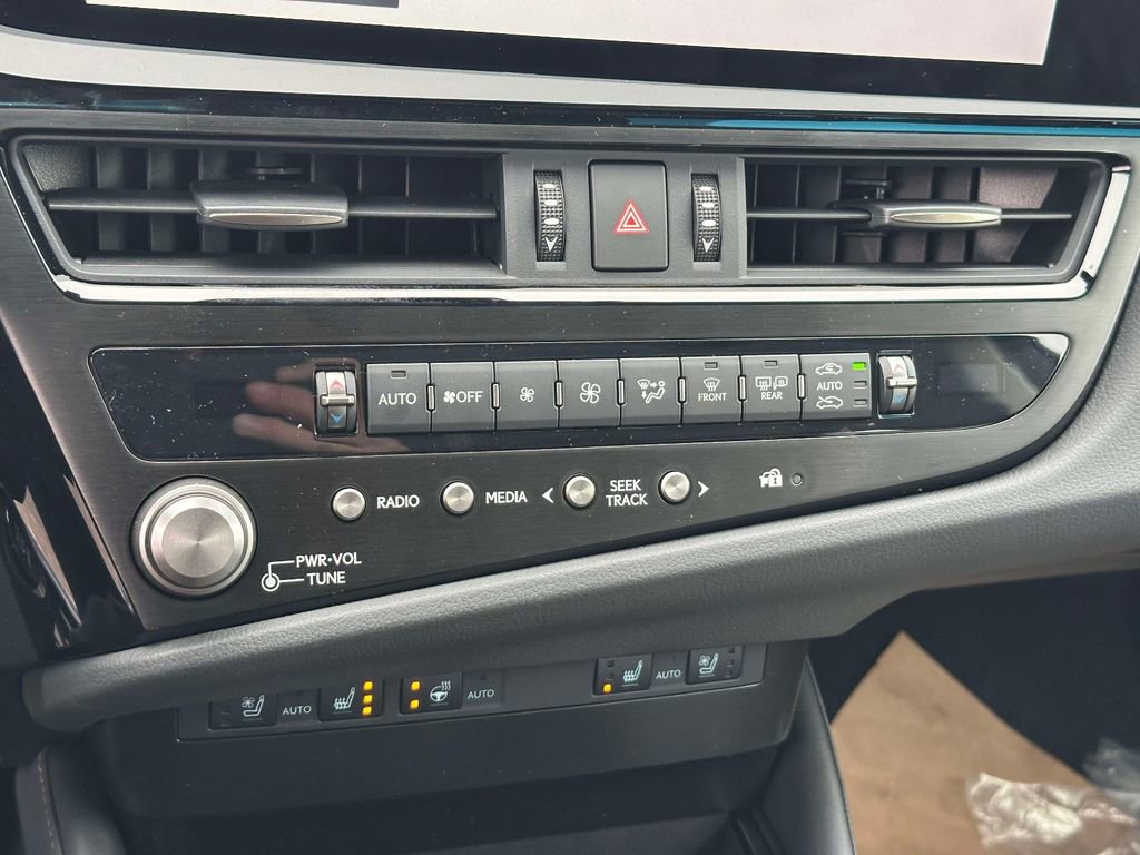 New 2025 Lexus ES 350 w/ Premium Package image 27