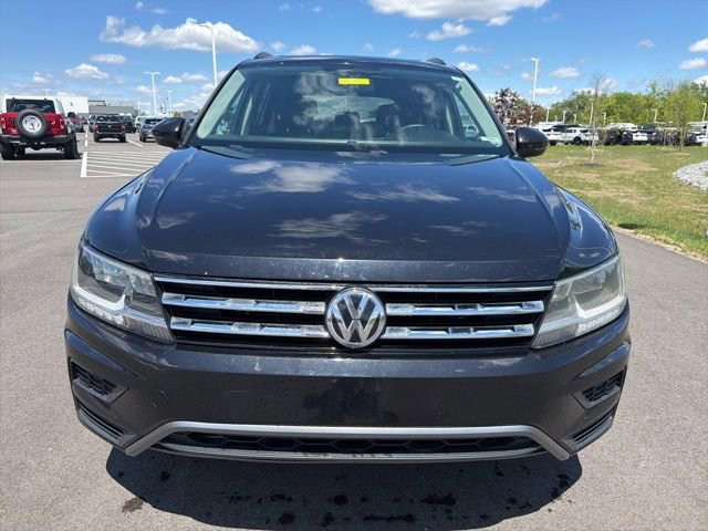 Used 2018 Volkswagen Tiguan SE w/ Panoramic Sunroof Package AWD/4WD image 3