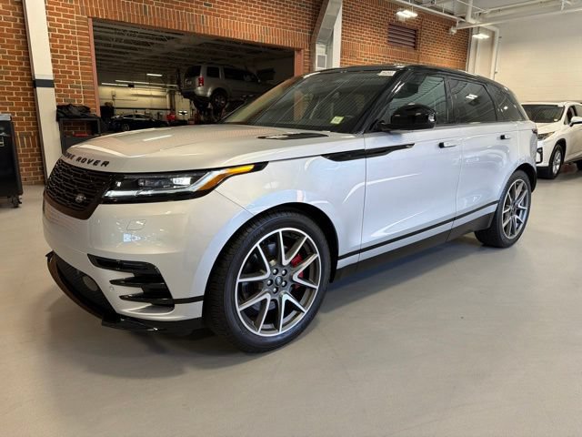 Used 2025 Land Rover Range Rover Velar Dynamic SE AWD/4WD image 3