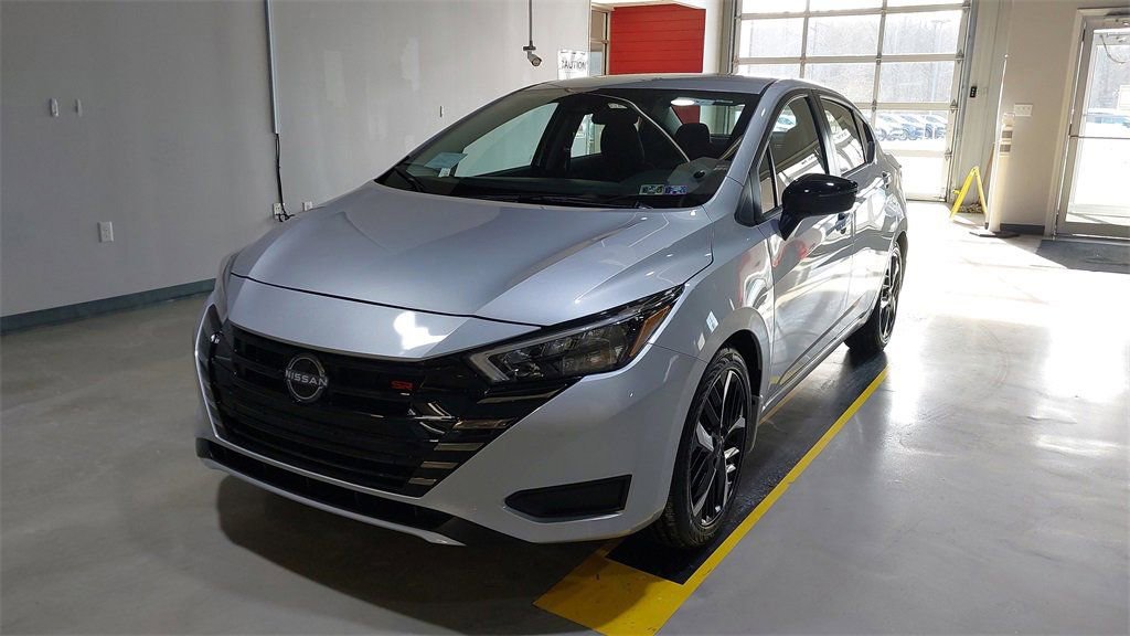 Used 2025 Nissan Versa SR w/ Trunk Package image 18