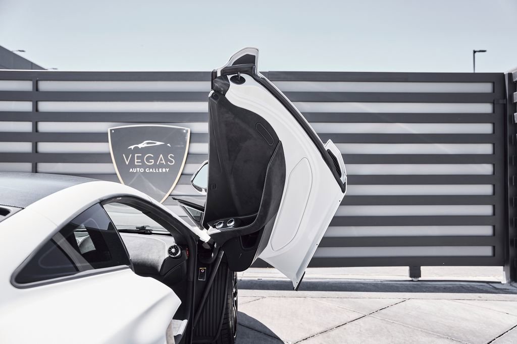 Used 2012 McLaren MP4-12C Coupe RWD image 27