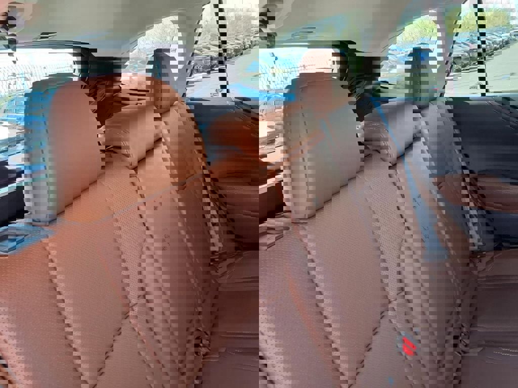 Used 2020 Subaru Outback Touring w/ Popular Package #2 image 24