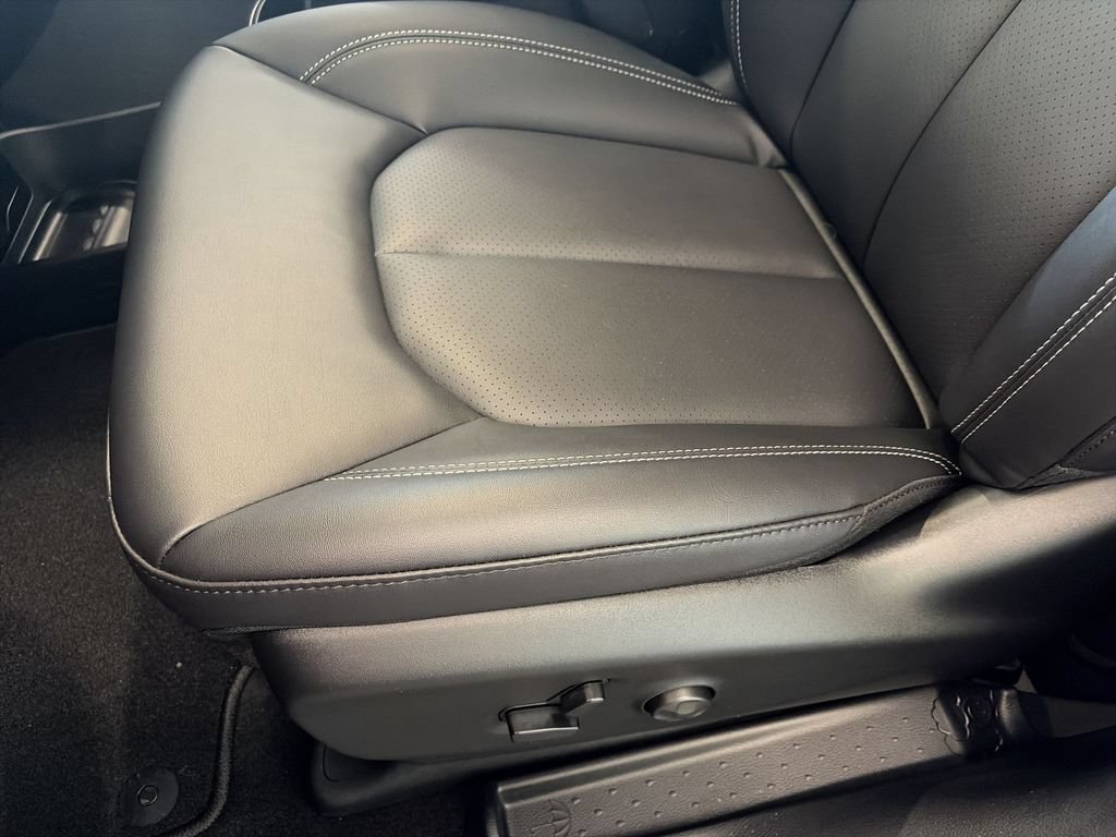 New 2026 Chrysler Pacifica Select FWD image 12