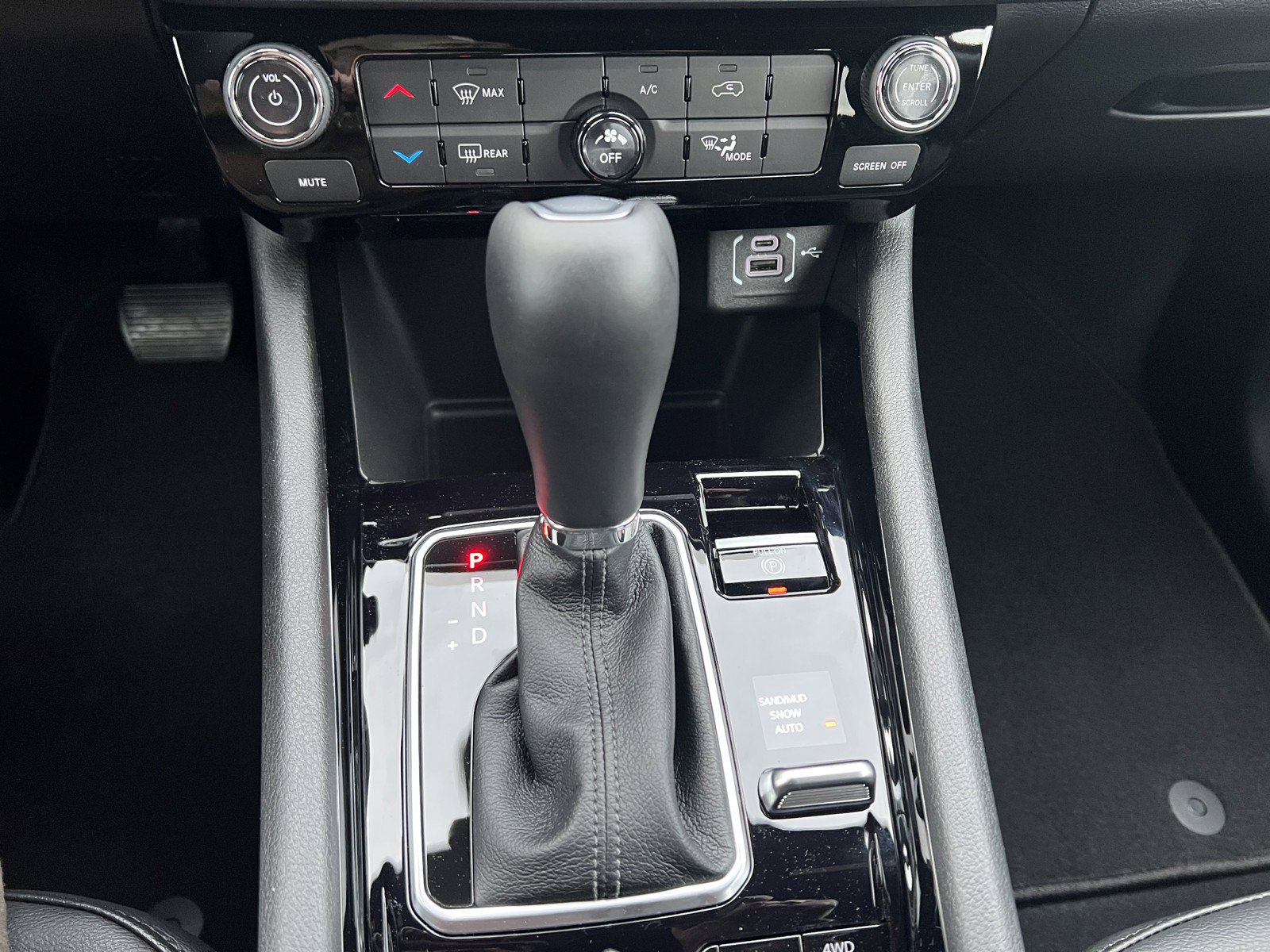 New 2026 Jeep Compass Latitude AWD/4WD image 28