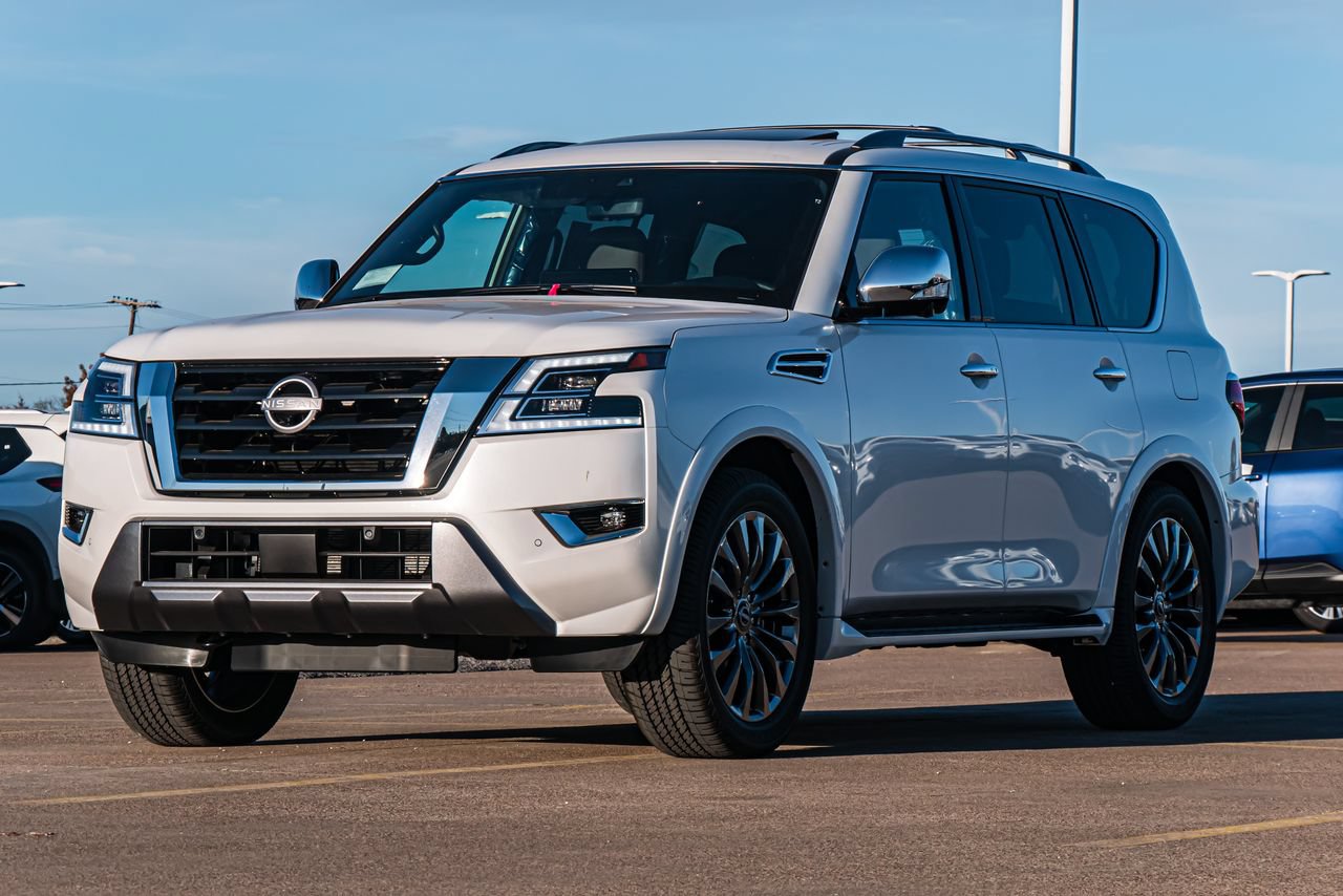 Used 2024 Nissan Armada Platinum w/ Captain's Chairs Package RWD image 4