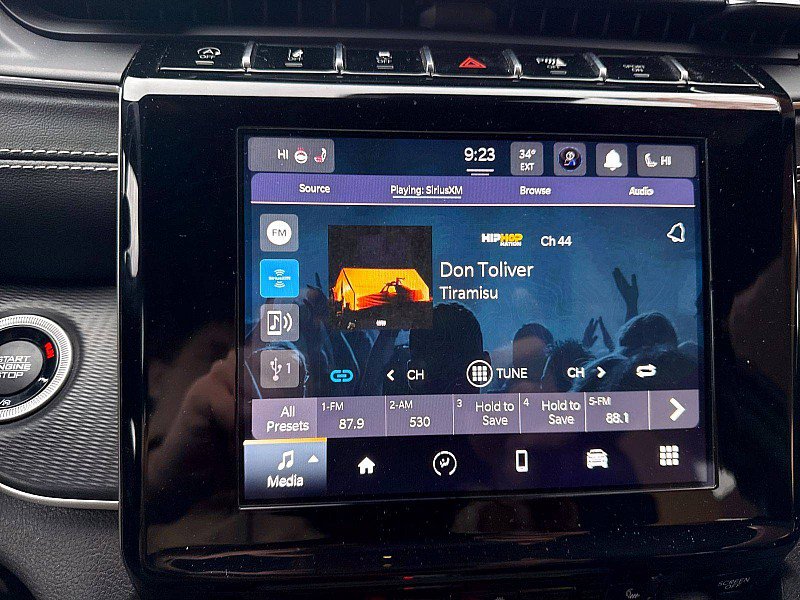 Used 2023 Jeep Grand Cherokee L Laredo image 13