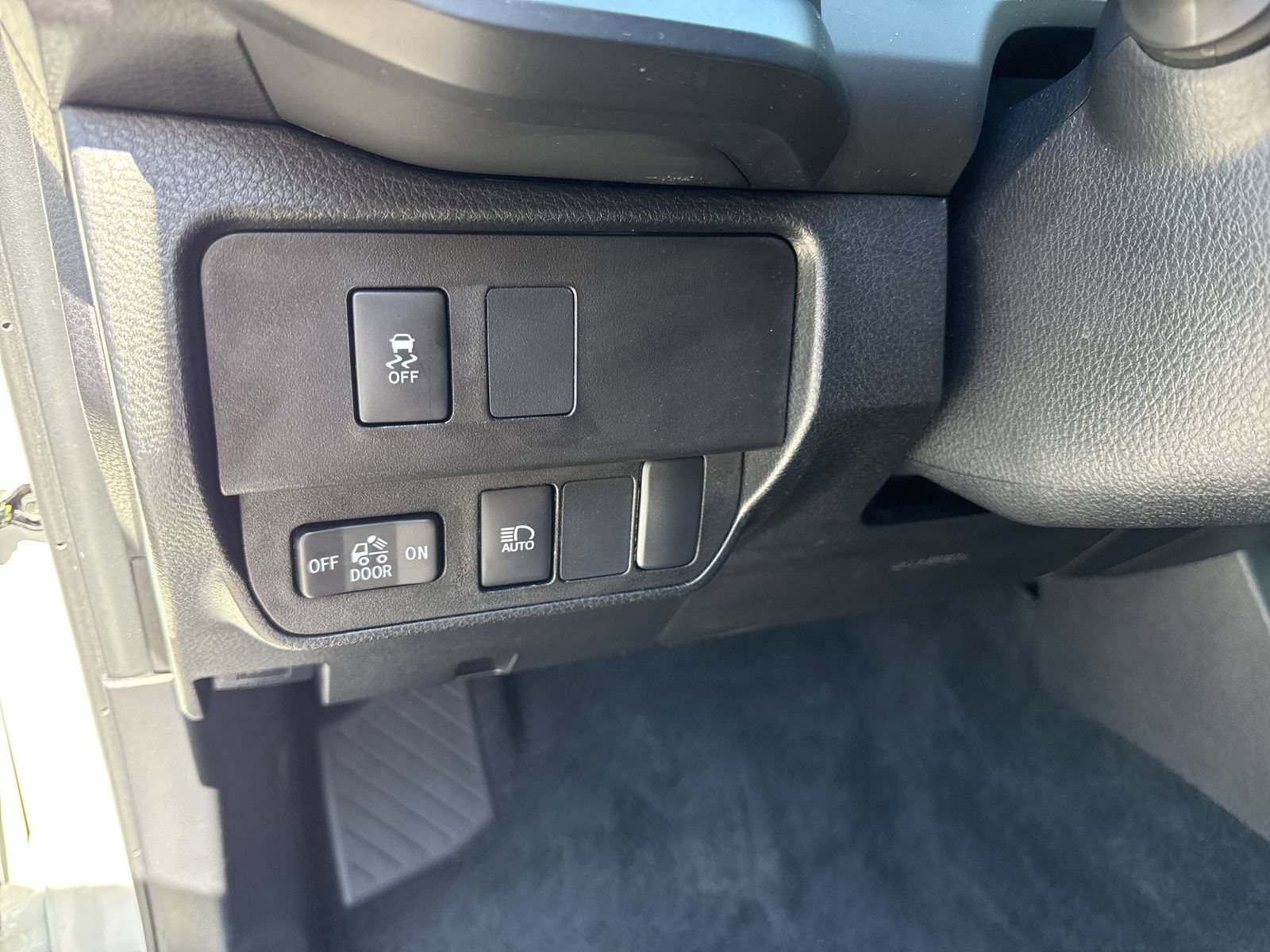 Used 2023 Toyota Tacoma SR AWD/4WD image 15