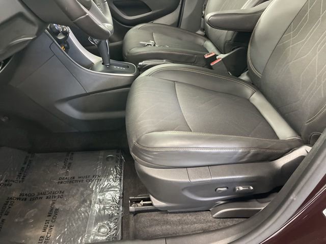 Used 2022 Chevrolet Trax LT w/ LT Convenience Package image 5