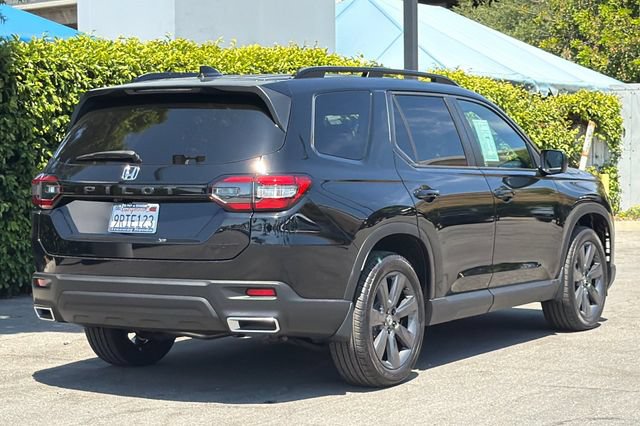 Certified 2025 Honda Pilot Sport image 4
