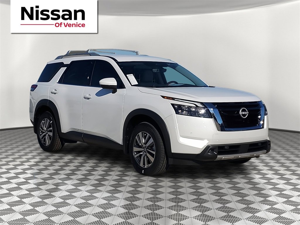 New 2025 Nissan Pathfinder SL image 1