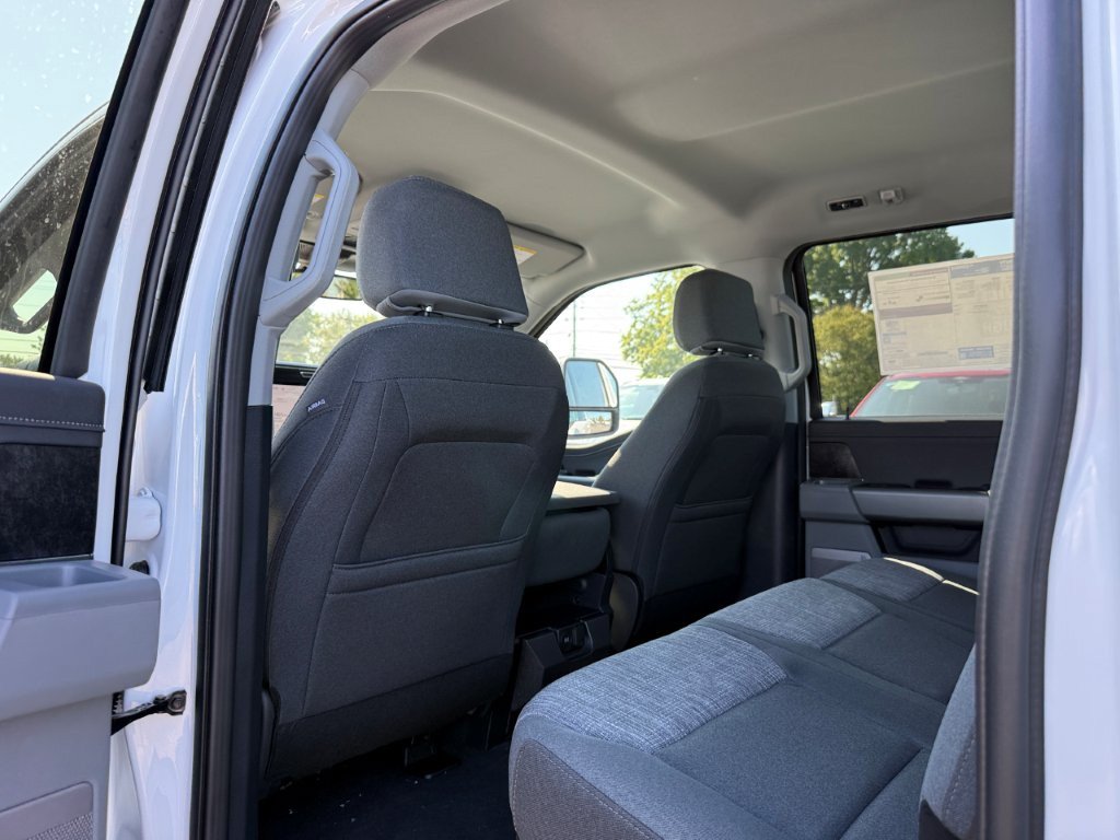 New 2027 Ford F250 XLT w/ XLT Premium Package AWD/4WD image 15