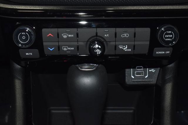 New 2026 Jeep Compass Latitude image 13