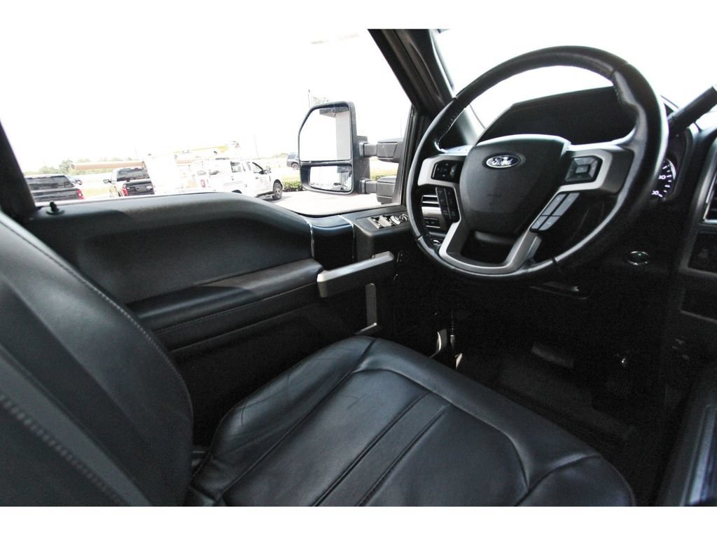 Used 2018 Ford F250 Platinum w/ Platinum Ultimate Package AWD/4WD image 9
