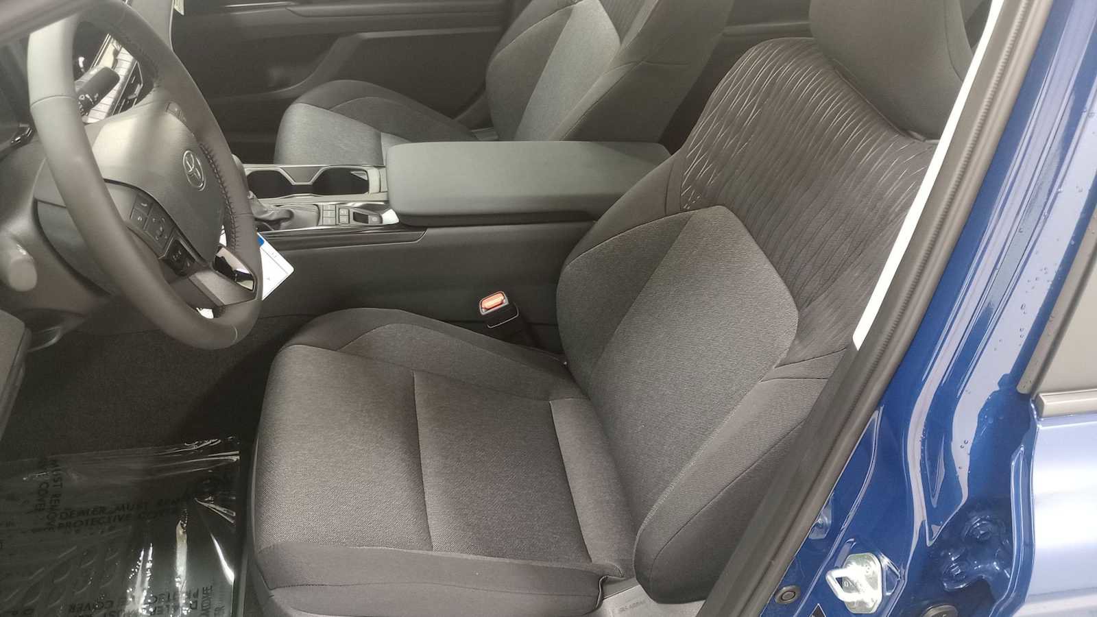 New 2025 Toyota Camry LE w/ Convenience Package image 13