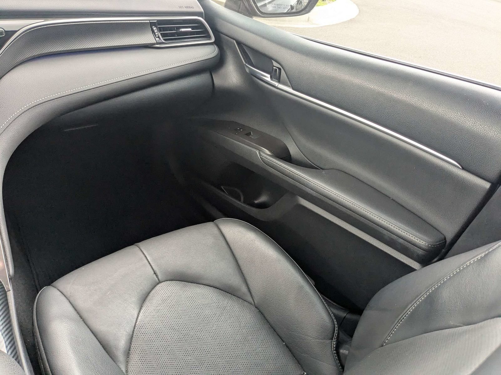 Used 2022 Toyota Camry XSE FWD image 15