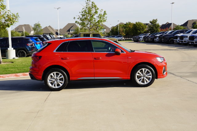 Used 2024 Audi Q3 2.0T Premium AWD/4WD image 16