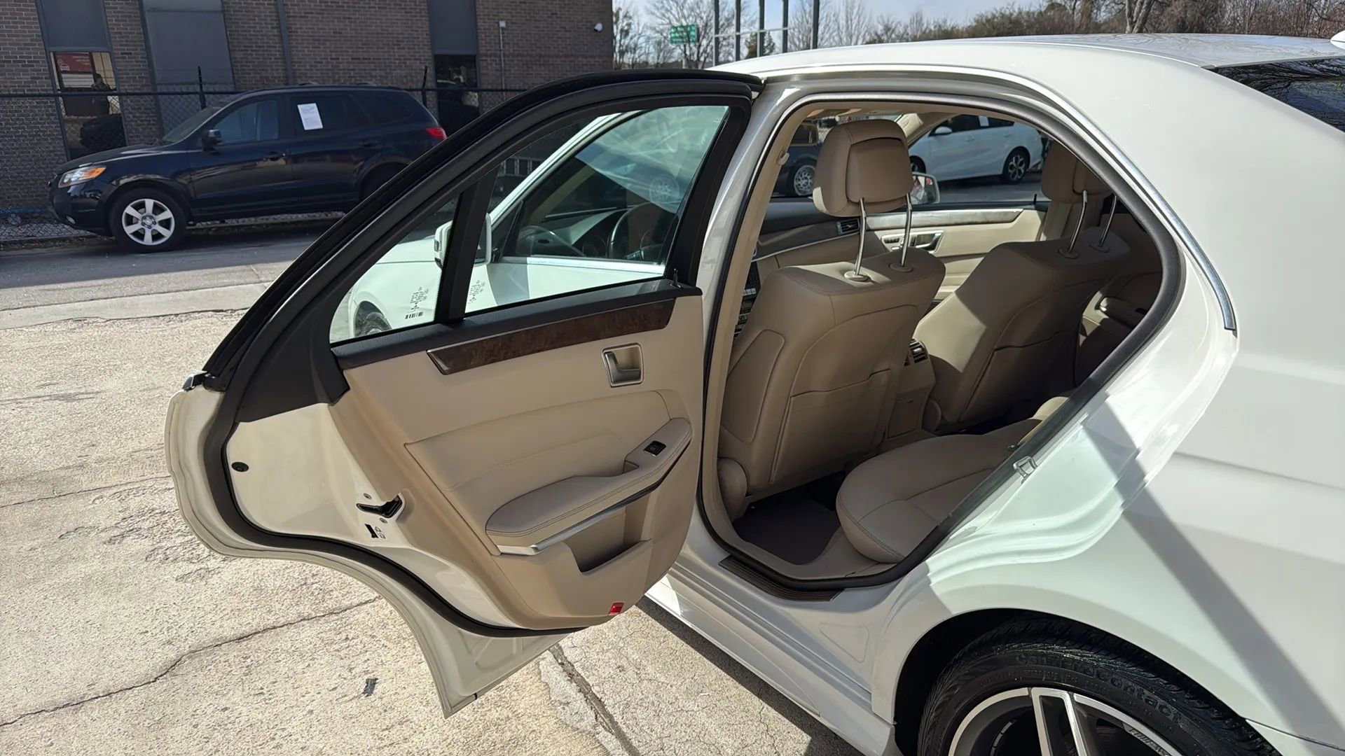 Used 2014 Mercedes-Benz E 350 4MATIC Sedan image 18