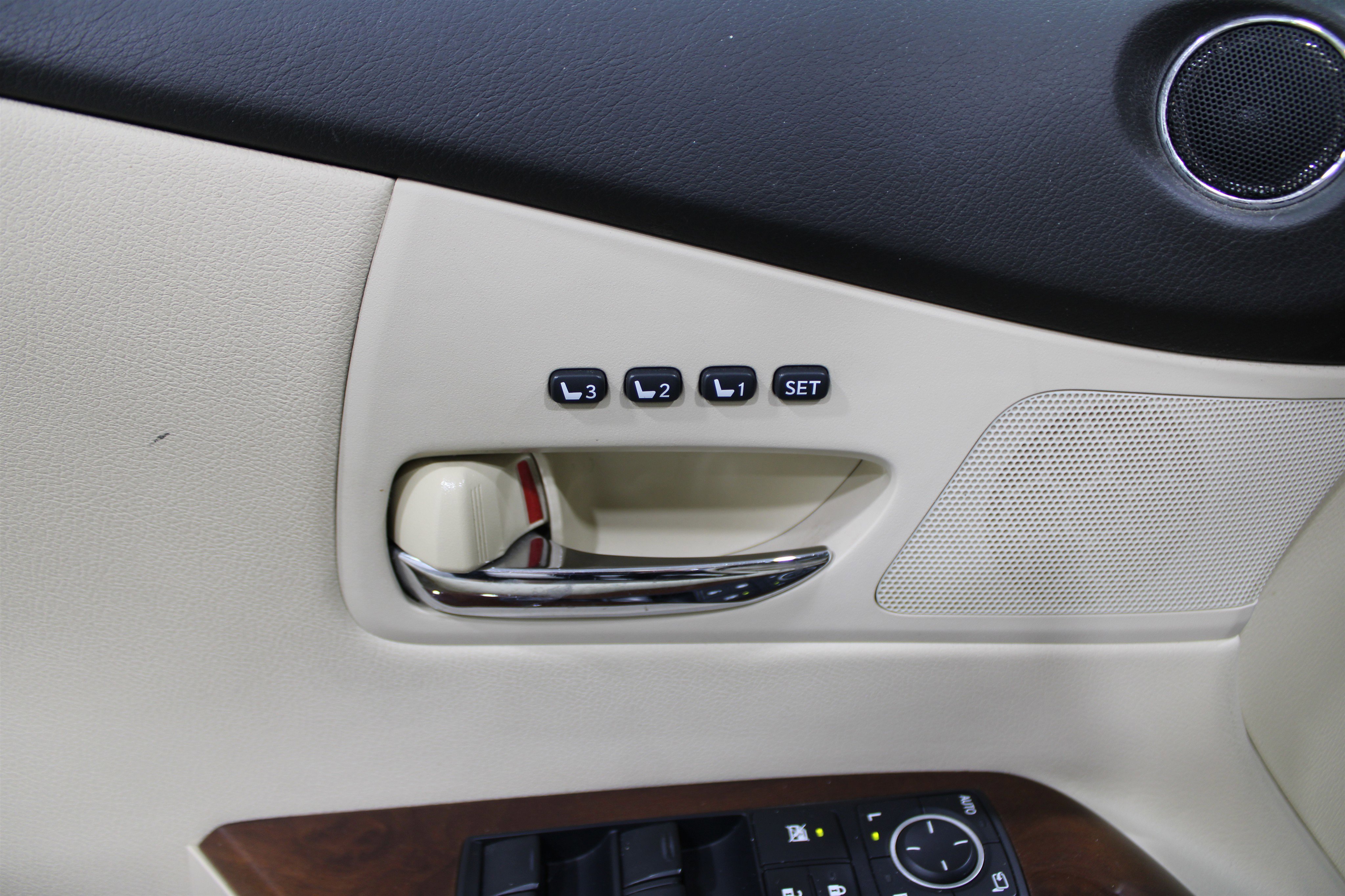 Used 2013 Lexus RX 350 AWD w/ Navigation Pkg image 7