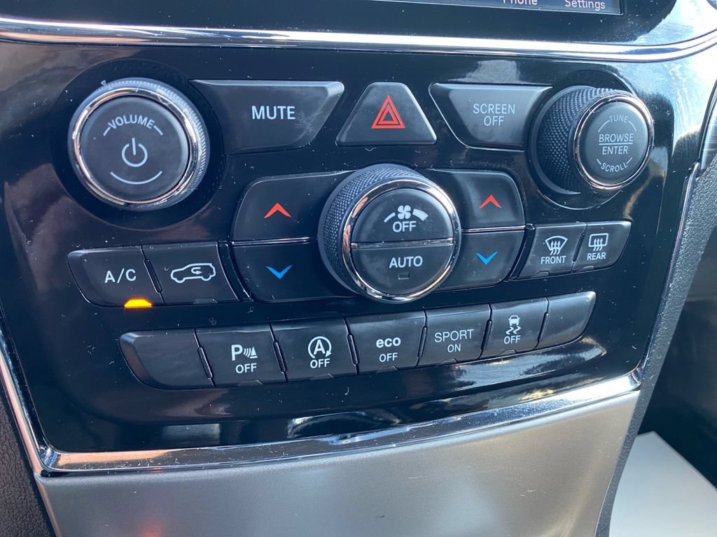 Used 2022 Jeep Grand Cherokee Laredo X AWD/4WD image 27