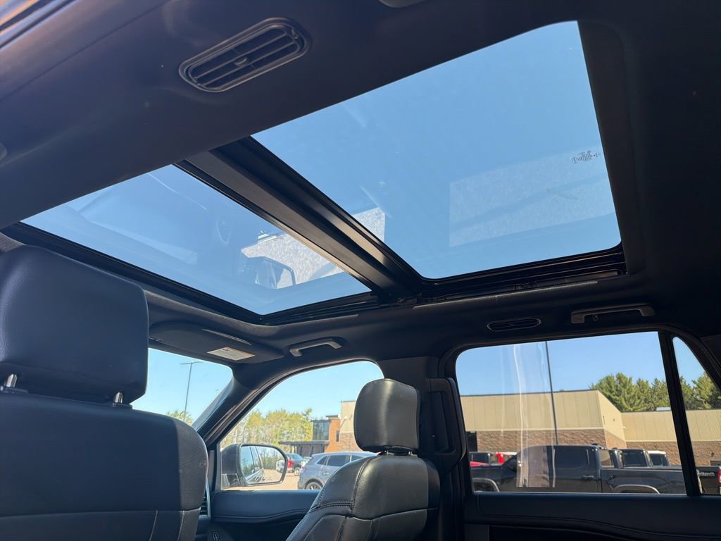 Used 2020 Ford Expedition XLT w/ Equipment Group 202A AWD/4WD image 13