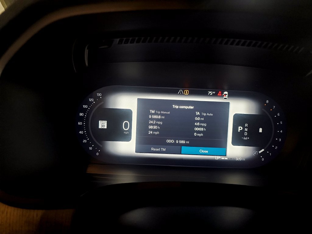 Certified 2025 Volvo V90 B6 Cross Country Plus AWD/4WD image 19