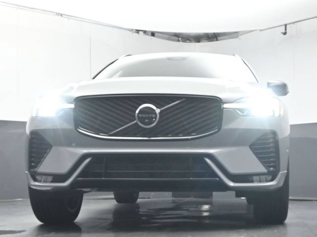 New 2026 Volvo XC60 B5 Plus w/ Protection Package Premier AWD/4WD image 32