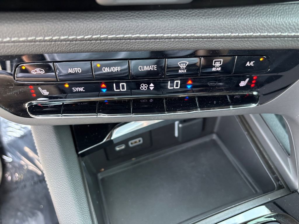 Used 2022 Buick Envision Preferred image 37