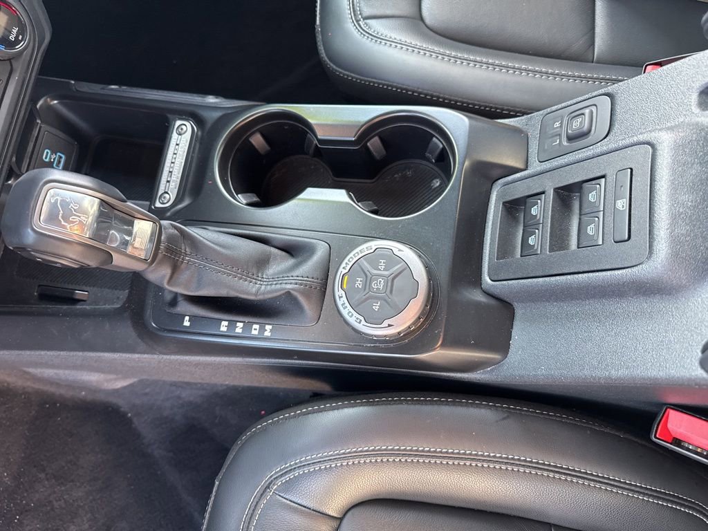Used 2025 Ford Bronco Outer Banks image 16