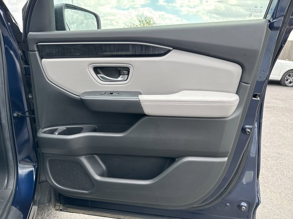 Certified 2025 Honda Pilot Elite image 43