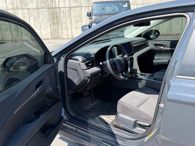 Used 2025 Toyota Camry LE FWD image 13