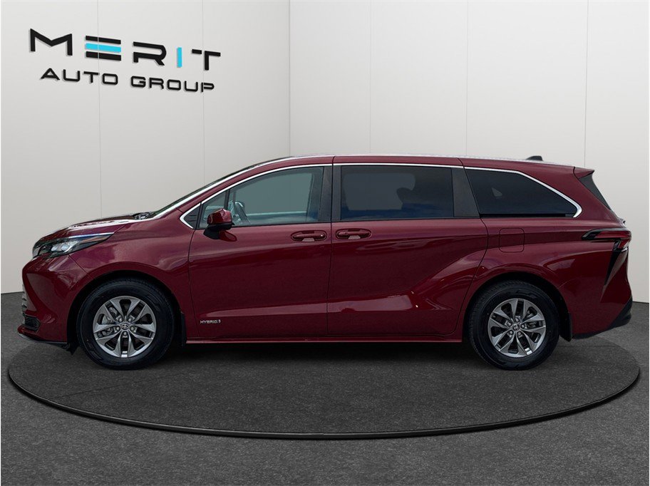 Used 2021 Toyota Sienna LE FWD image 5