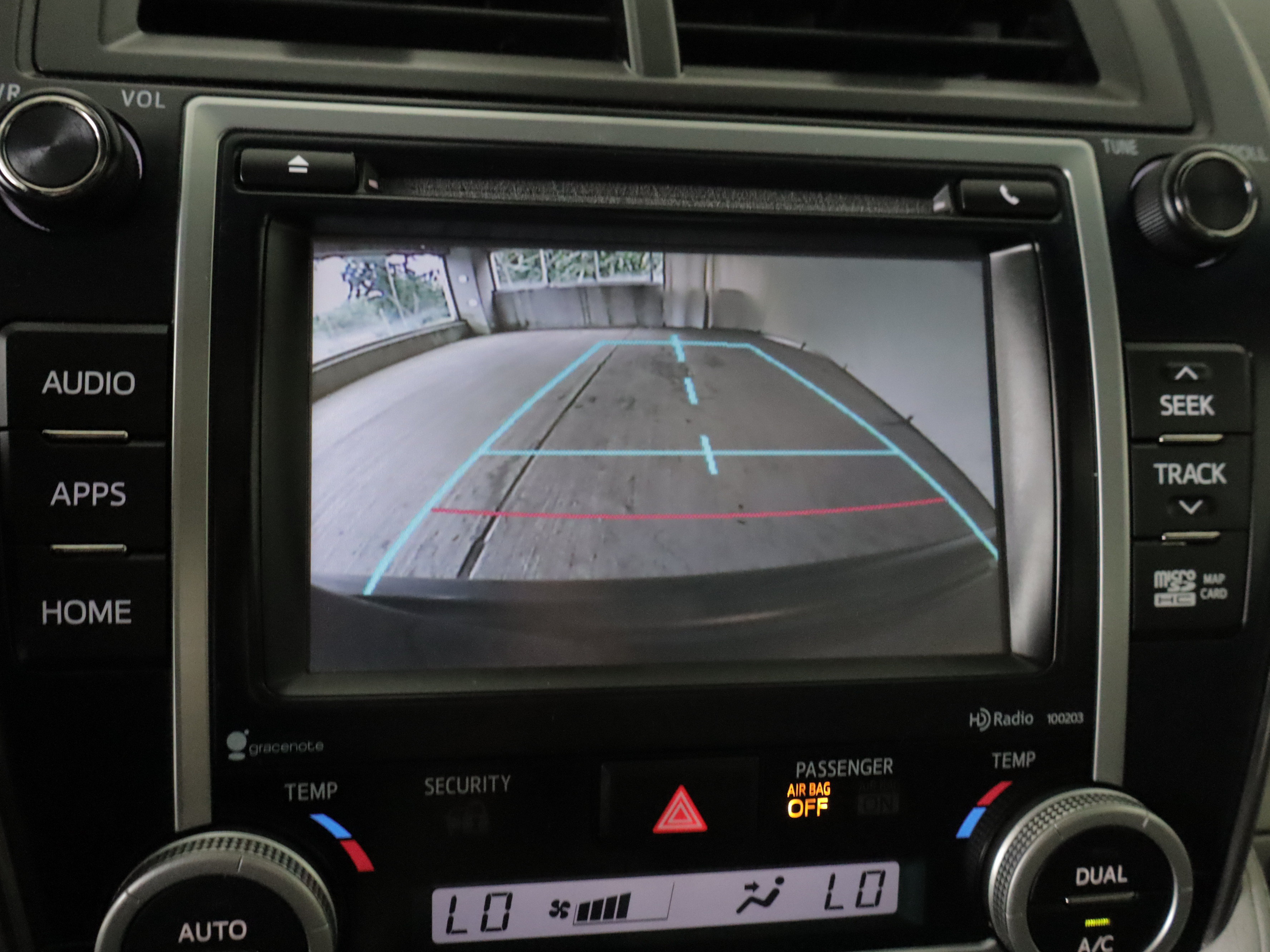 Used 2014 Toyota Camry XLE w/ Moonroof Package FWD image 19