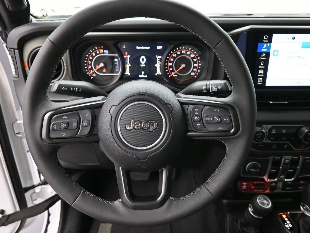 Used 2025 Jeep Gladiator Mojave w/ Convenience Group image 7