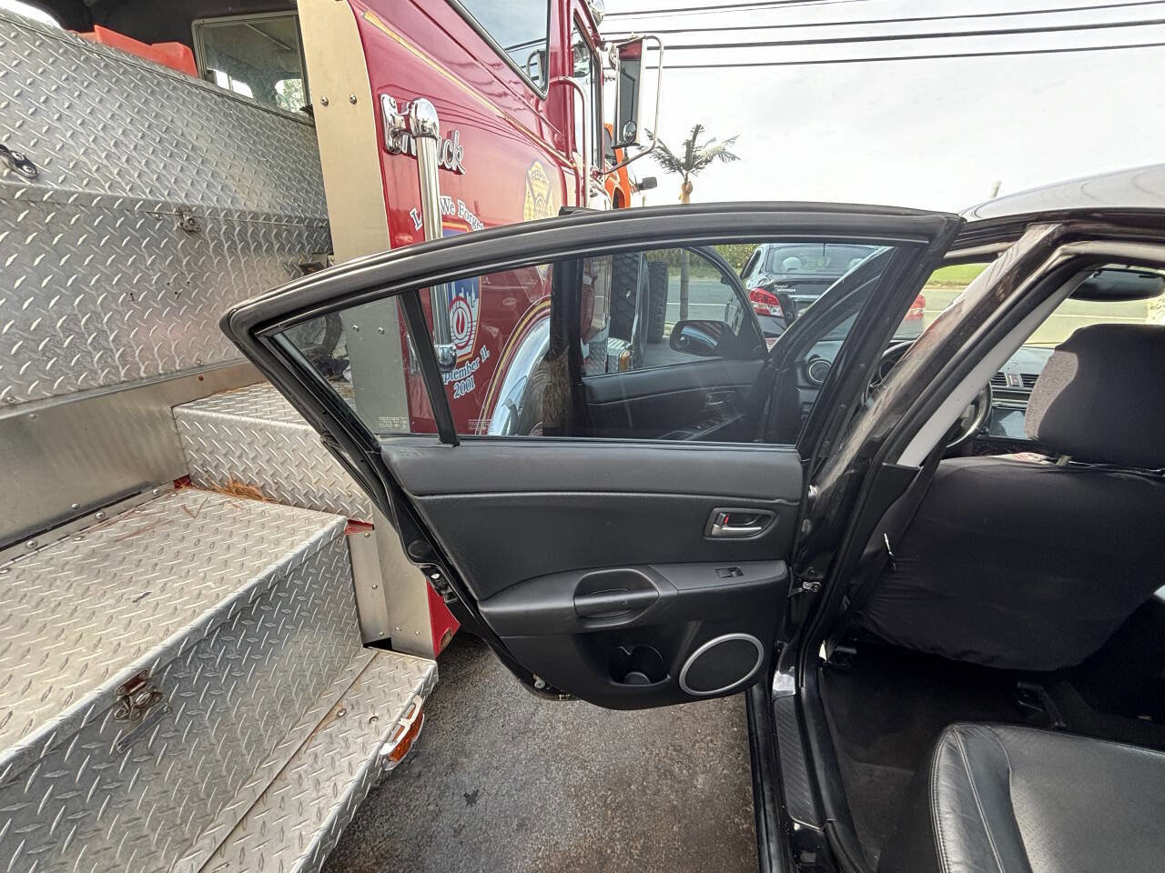 Used 2005 MAZDA MAZDA3 s w/ Moonroof & 6-CD Pkg image 19