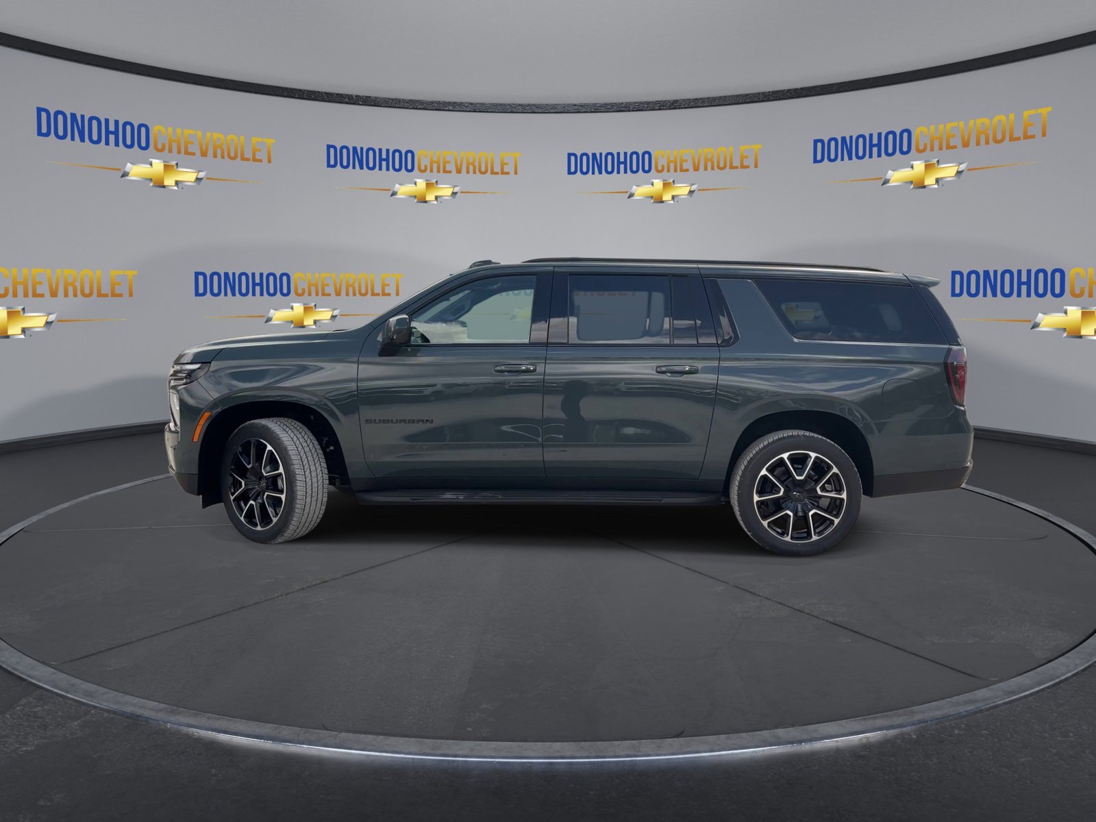 New 2026 Chevrolet Suburban RST image 7