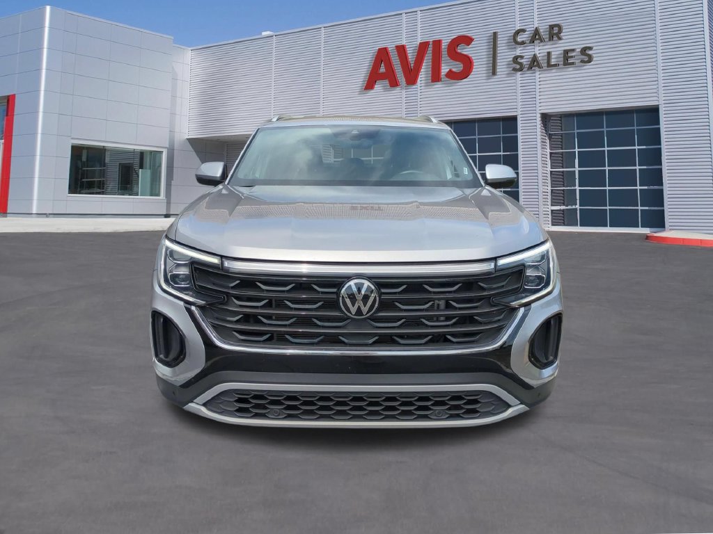 Used 2025 Volkswagen Atlas Cross Sport SE FWD image 2