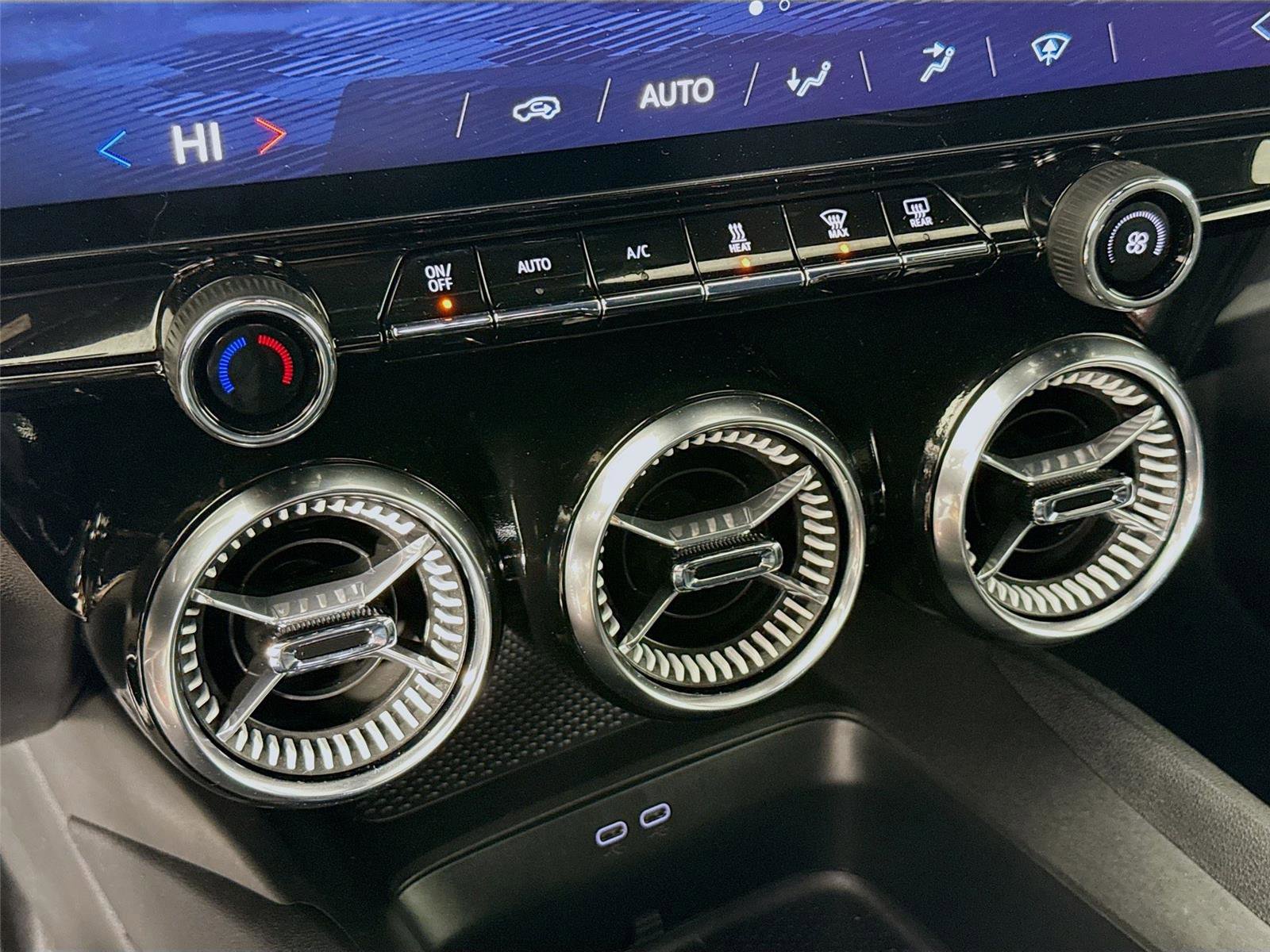 Used 2025 Chevrolet Blazer EV LT image 16