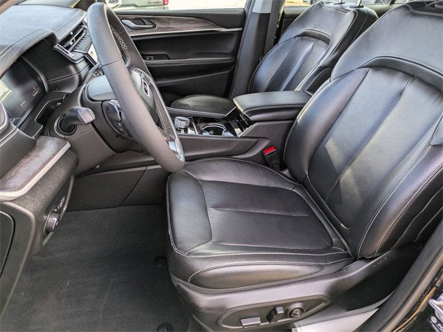 Certified 2023 Jeep Grand Cherokee L Limited w/ Trailer Tow Group (B) image 11