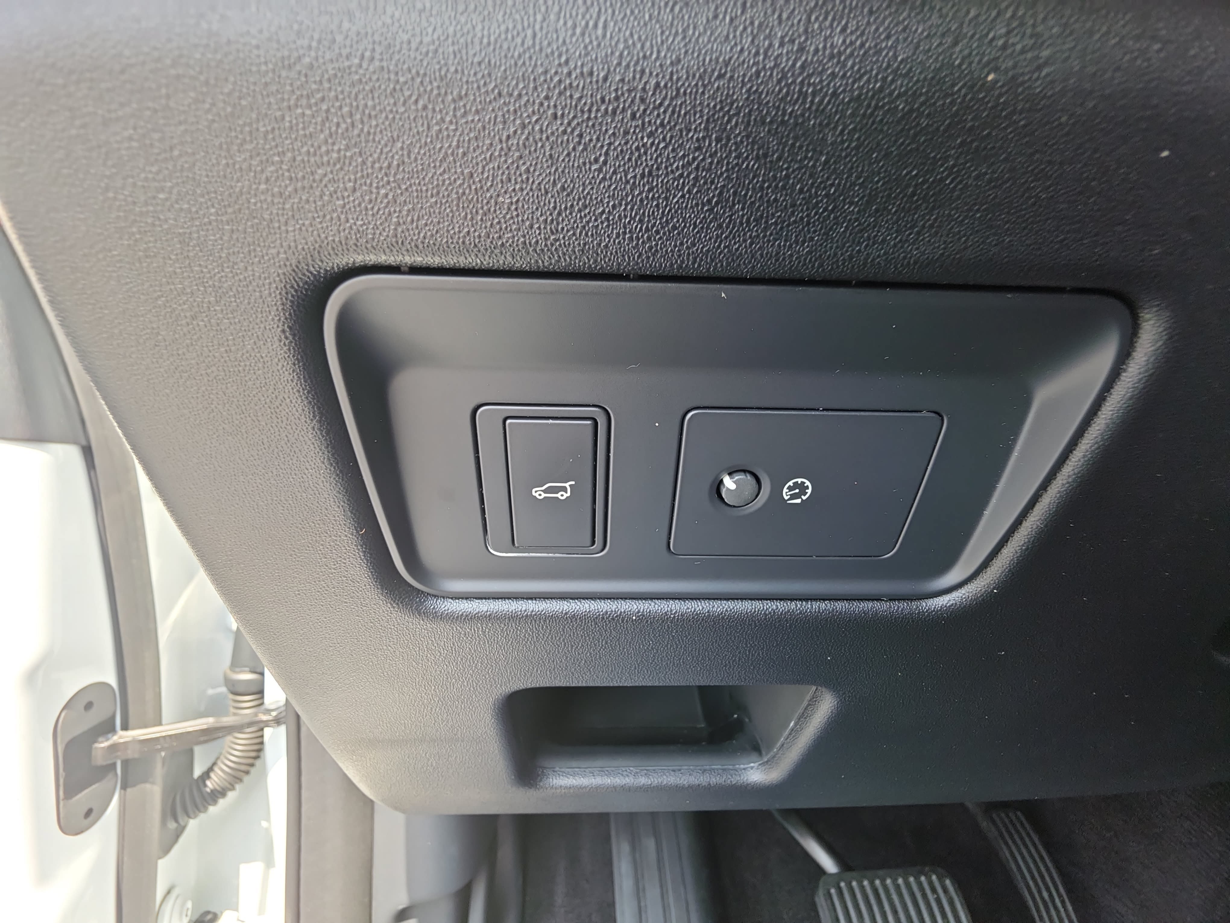 Certified 2025 Land Rover Discovery S AWD/4WD image 15