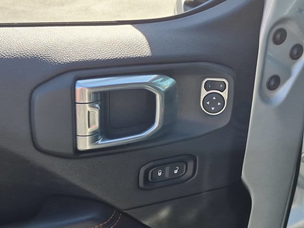 Used 2022 Jeep Gladiator Mojave w/ LED Lighting Group AWD/4WD image 11