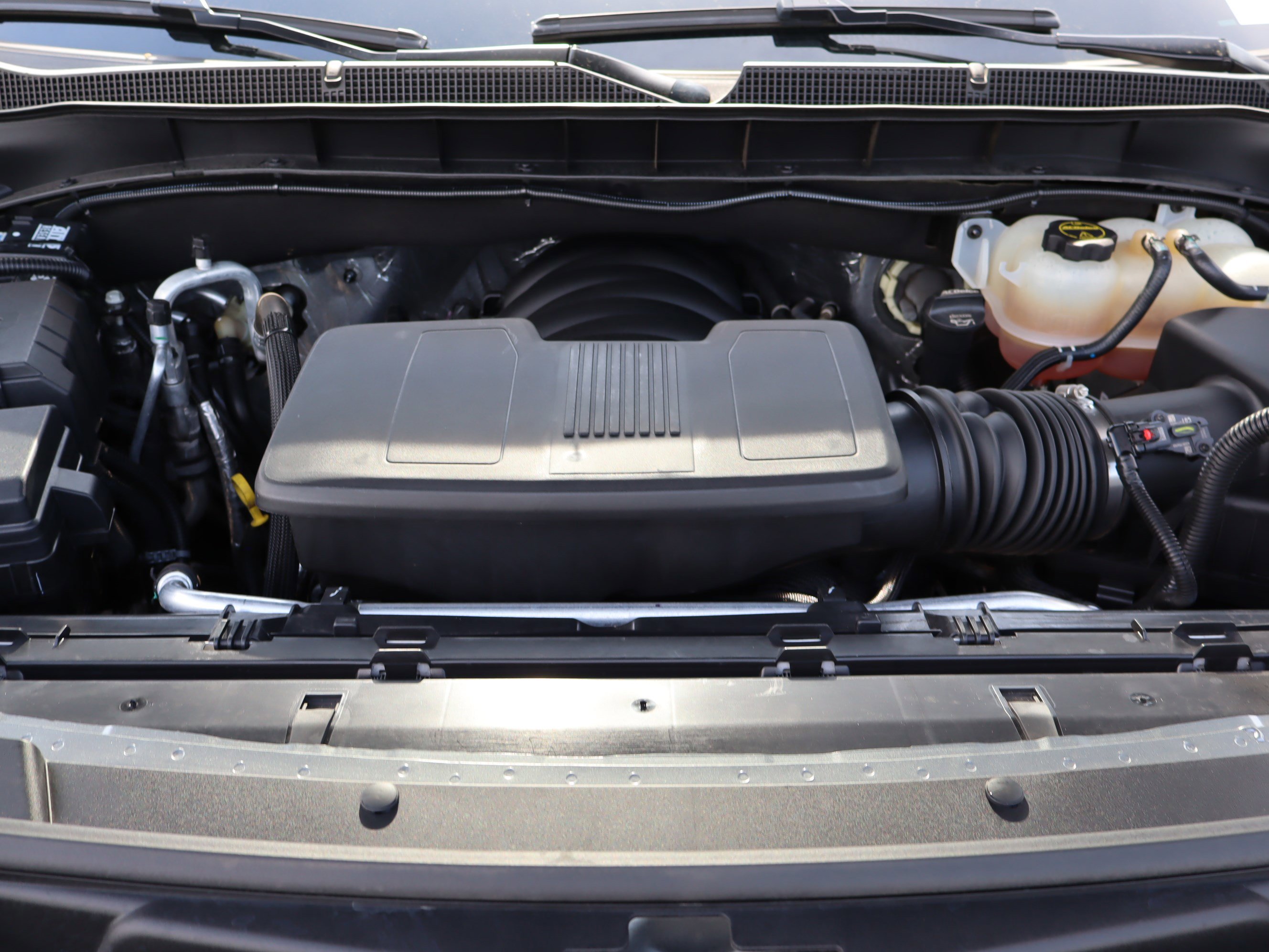 Used 2024 Chevrolet Suburban Z71 w/ Luxury Package image 46