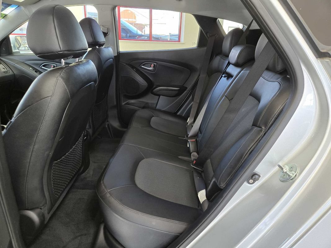 Used 2015 Hyundai Tucson SE AWD/4WD image 26
