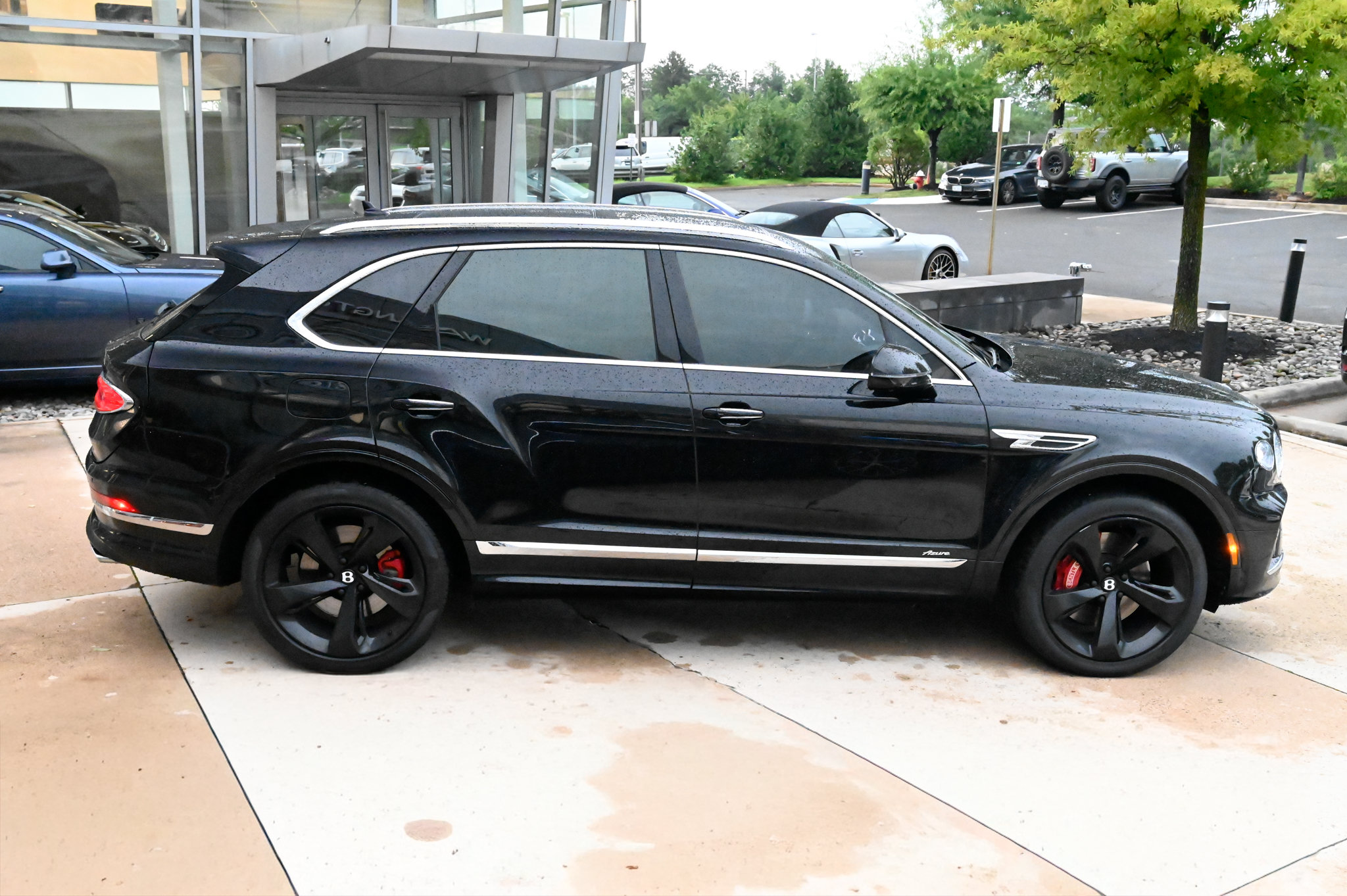 Used 2025 Bentley Bentayga AWD/4WD image 4
