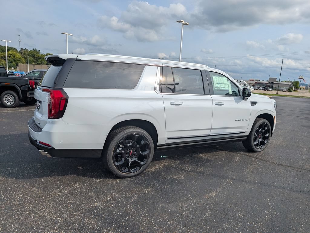 New 2026 GMC Yukon XL Denali Ultimate AWD/4WD image 9